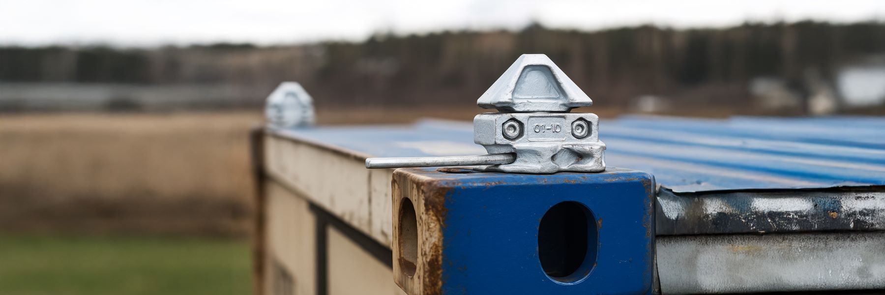 Welche Verbindungssysteme gibt es für Container?