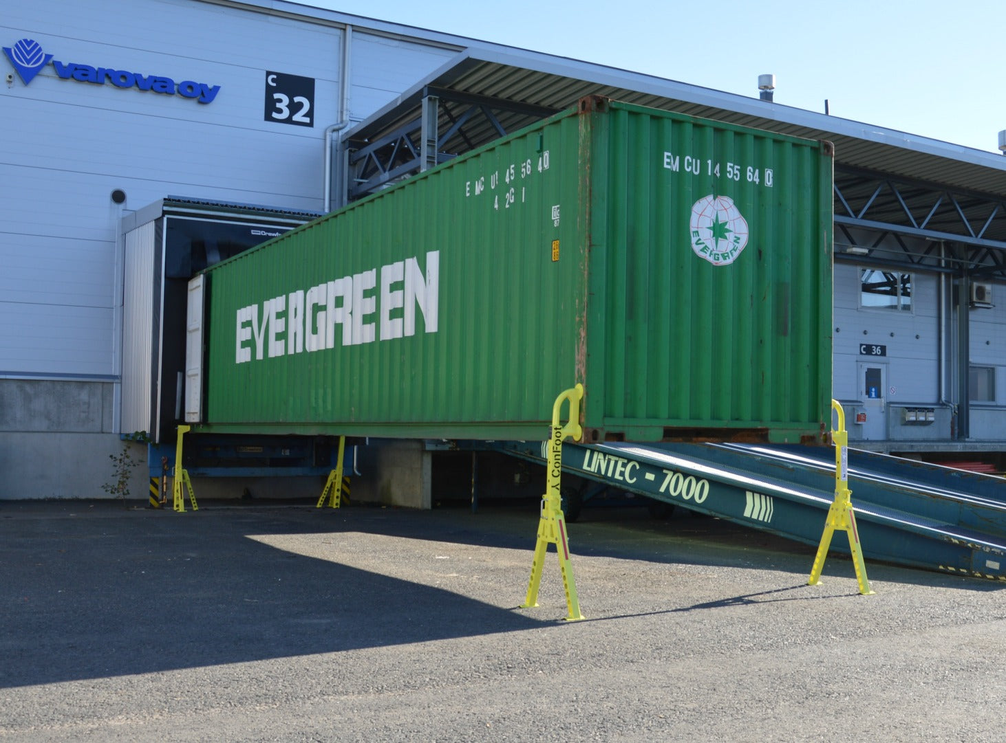 Nivellierstützen Container